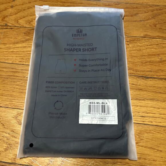 Empetua High Waisted Shaper Short Womens Size Medium Large Black NWT - Picture 3 of 4
